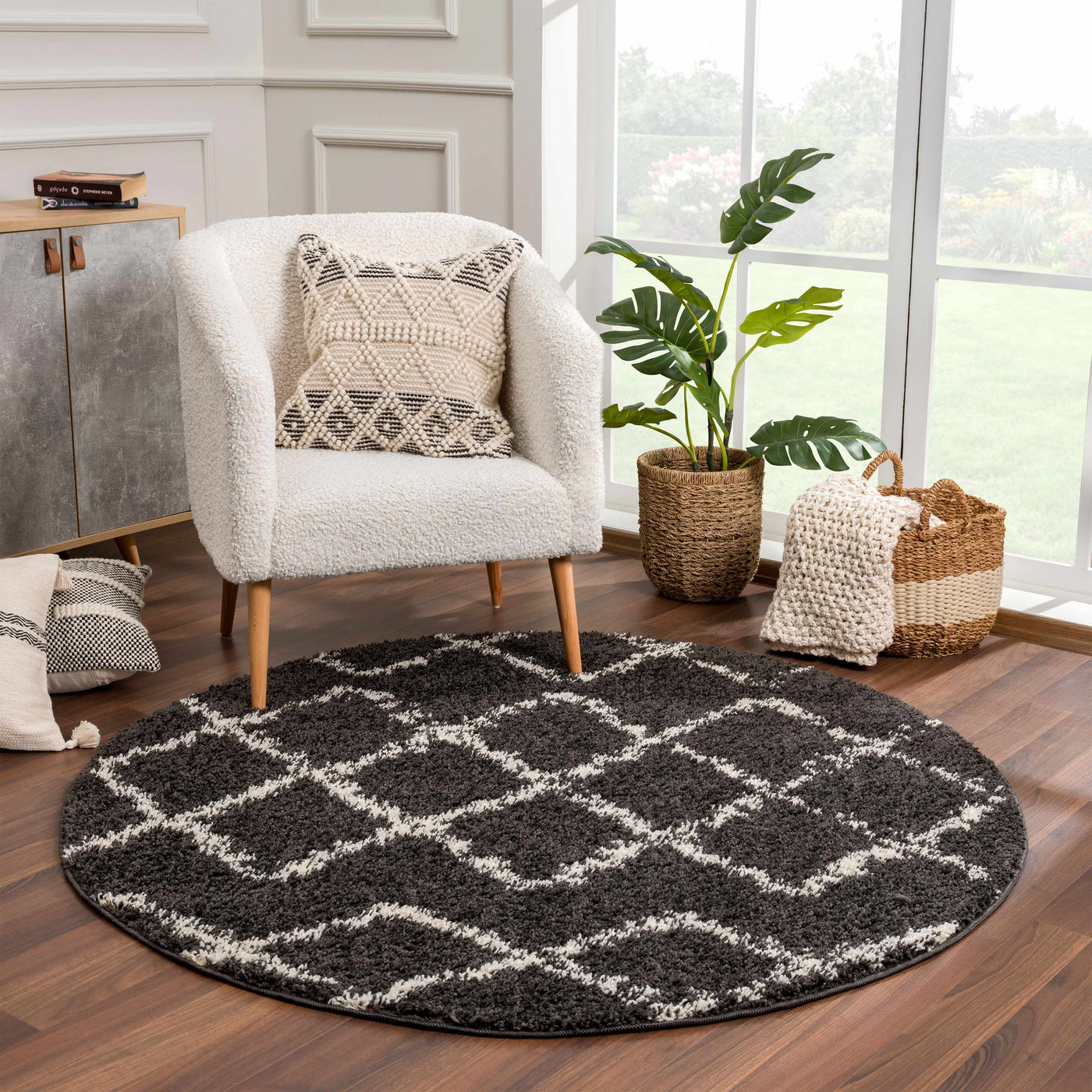 Wallagrass Black/Beige Trellis Tassel Shag