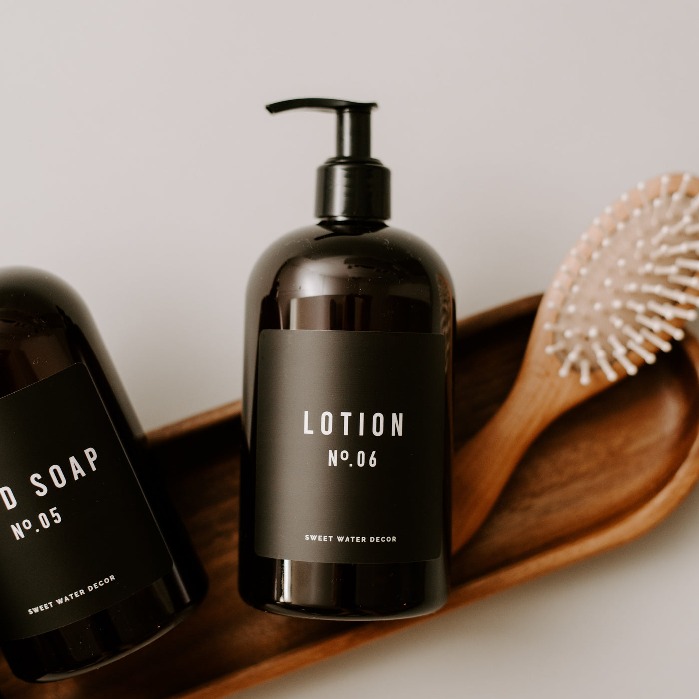 16oz Amber Plastic Lotion Dispenser - Black Label