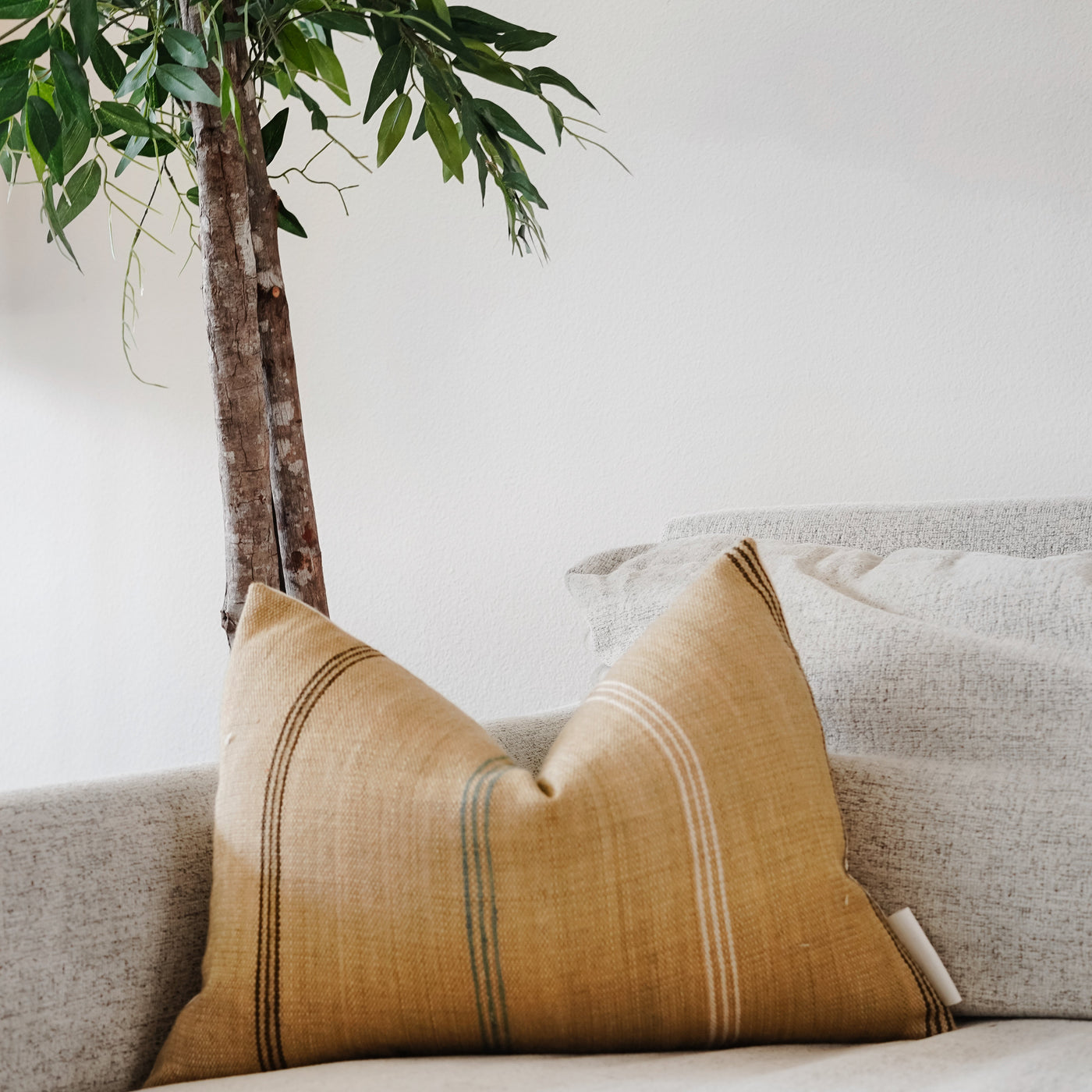 KOGI- Vintage Lumbar Indian Wool Pillow Cover