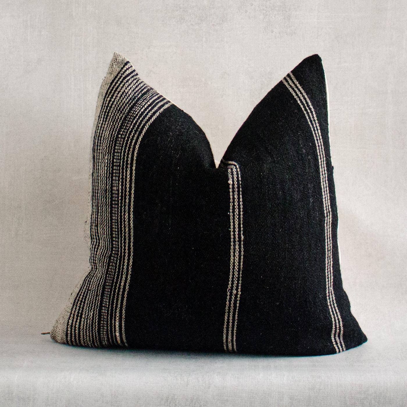 MUREWA- Vintage Indian Wool Pillow Cover